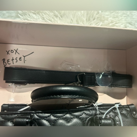 NWT-Betsey Johnson Quilted Black Heart Satchel - Picture 6 of 8